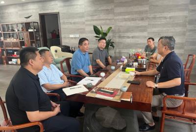 俊源石油總經(jīng)理齊春曉帶隊(duì)到多家合作企業(yè)走訪(fǎng)交流